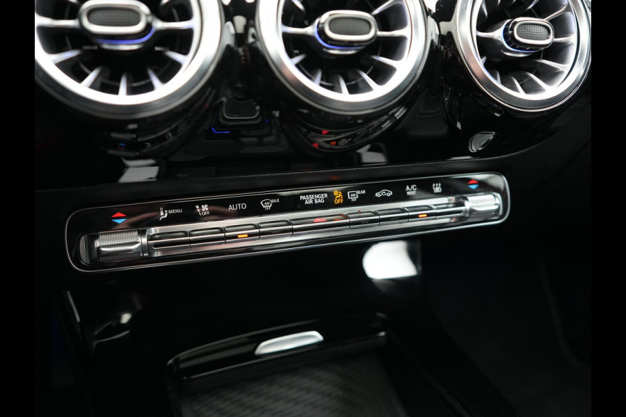 Mercedes-Benz A-Klasse 250 e Premium PHEV 218pk Dealer O.H | Trekhaak Af Fabriek | Panodak | Adaptive Cruise | Multibeam LED | Burmester Audio | 360 Camera | Lederen Sportstoelen Massage & Memory | Keyless | Stuur & Stoelverwarming | Apple Carplay |  Navigatie | Virtual | DAB | 18"L.M | Plug In Hybrid |