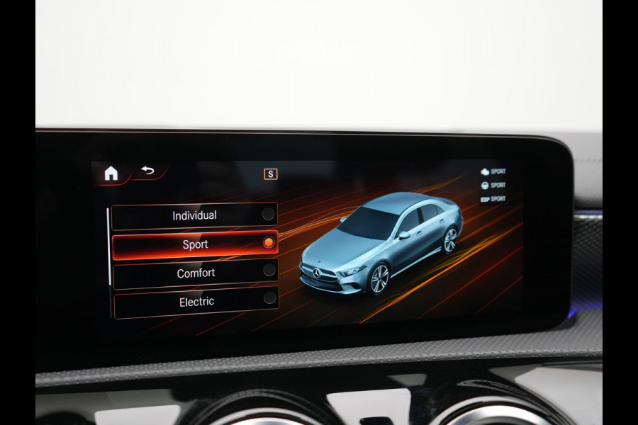 Mercedes-Benz A-Klasse 250 e Premium PHEV 218pk Dealer O.H | Trekhaak Af Fabriek | Panodak | Adaptive Cruise | Multibeam LED | Burmester Audio | 360 Camera | Lederen Sportstoelen Massage & Memory | Keyless | Stuur & Stoelverwarming | Apple Carplay |  Navigatie | Virtual | DAB | 18"L.M | Plug In Hybrid |