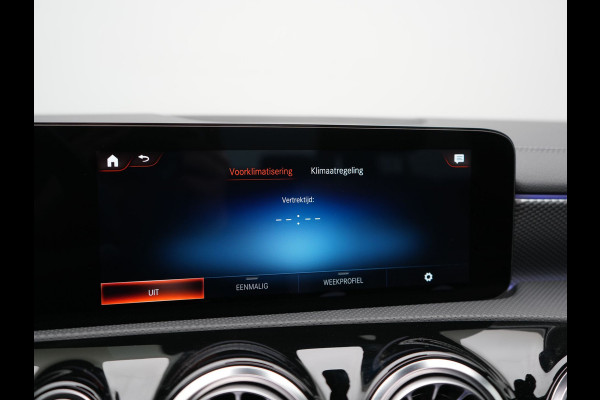 Mercedes-Benz A-Klasse 250 e Premium PHEV 218pk Dealer O.H | Trekhaak Af Fabriek | Panodak | Adaptive Cruise | Multibeam LED | Burmester Audio | 360 Camera | Lederen Sportstoelen Massage & Memory | Keyless | Stuur & Stoelverwarming | Apple Carplay |  Navigatie | Virtual | DAB | 18"L.M | Plug In Hybrid |