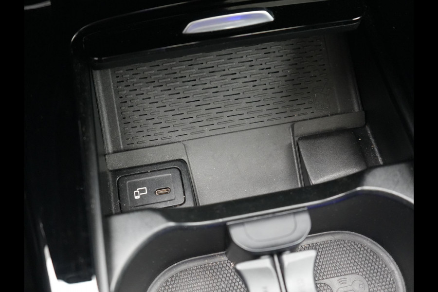 Mercedes-Benz A-Klasse 250 e Premium PHEV 218pk Dealer O.H | Trekhaak Af Fabriek | Panodak | Adaptive Cruise | Multibeam LED | Burmester Audio | 360 Camera | Lederen Sportstoelen Massage & Memory | Keyless | Stuur & Stoelverwarming | Apple Carplay |  Navigatie | Virtual | DAB | 18"L.M | Plug In Hybrid |