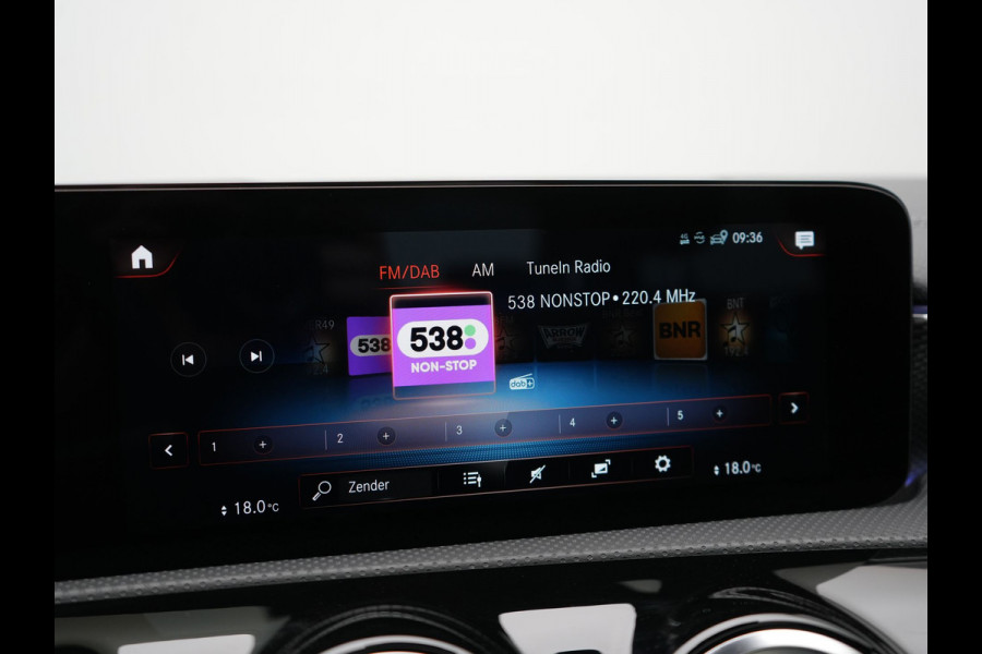 Mercedes-Benz A-Klasse 250 e Premium PHEV 218pk Dealer O.H | Trekhaak Af Fabriek | Panodak | Adaptive Cruise | Multibeam LED | Burmester Audio | 360 Camera | Lederen Sportstoelen Massage & Memory | Keyless | Stuur & Stoelverwarming | Apple Carplay |  Navigatie | Virtual | DAB | 18"L.M | Plug In Hybrid |