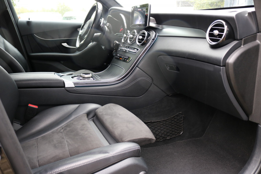 Mercedes-Benz GLC 220 d 4MATIC Autom Amg style Xenon Leder Panodak T-haak Bj:2018