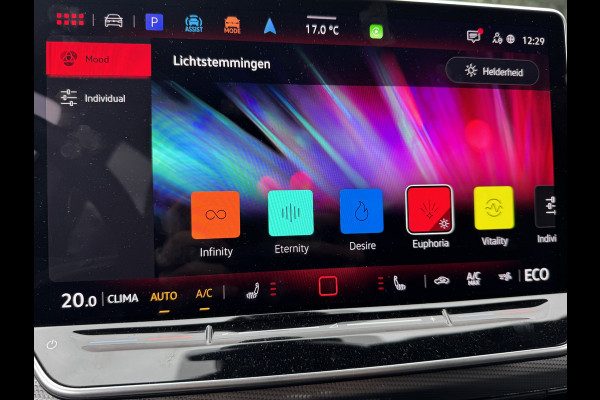 Volkswagen Golf 1.5 eHybrid 204PK PHEV 50 JAREN EDITIE CAMERA/ALCANTARA/TREKHAAK/HEAD-UP