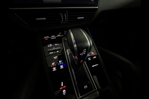 Porsche Cayenne 3.0 E-Hybrid Pano|Techart|360|Stoelventilatie|Sportdesign|PDLS+