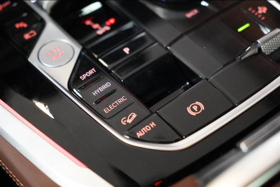 BMW X5 xDrive50e BTW|M-Sport|PANO|HUD|SkyLounge|H&K|Trekhaak