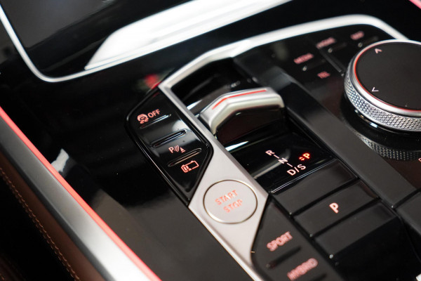 BMW X5 xDrive50e BTW|M-Sport|PANO|HUD|SkyLounge|H&K|Trekhaak