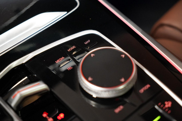 BMW X5 xDrive50e BTW|M-Sport|PANO|HUD|SkyLounge|H&K|Trekhaak
