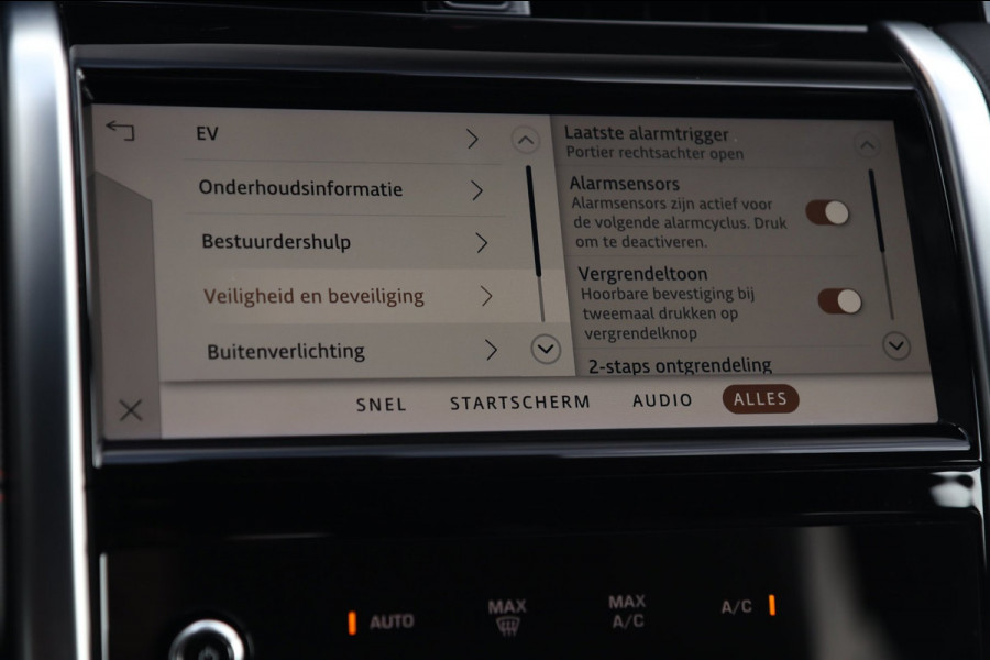 Land Rover Discovery Sport P300e 1.5 R-Dynamic S Black Edition / PANO / ACC / KEYLESS / CAMERA / STOELVERW