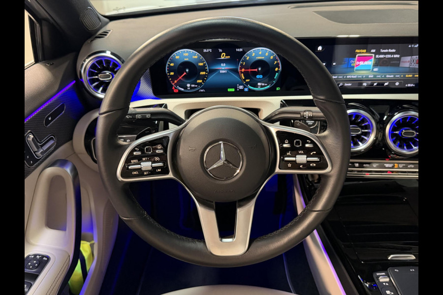 Mercedes-Benz A-Klasse 250 e Business Solution Luxury Limited 17"/Panoramadak/Leder + memory/Stoelverwarming/Camera/Dodehoek/Keyless/Matrix LED