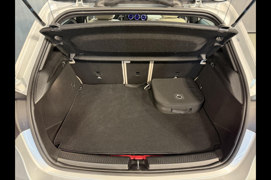 Mercedes-Benz A-Klasse 250 e Business Solution Luxury Limited 17"/Panoramadak/Leder + memory/Stoelverwarming/Camera/Dodehoek/Keyless/Matrix LED