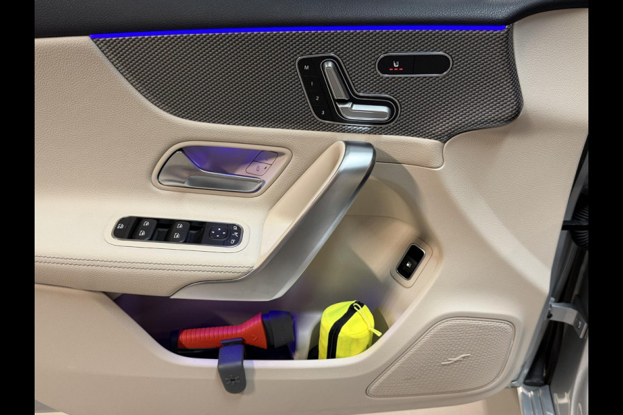 Mercedes-Benz A-Klasse 250 e Business Solution Luxury Limited 17"/Panoramadak/Leder + memory/Stoelverwarming/Camera/Dodehoek/Keyless/Matrix LED
