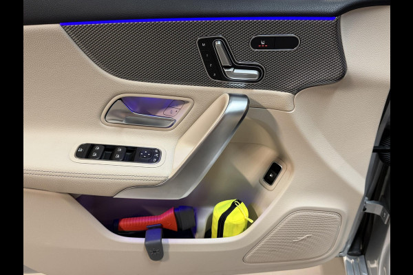 Mercedes-Benz A-Klasse 250 e Business Solution Luxury Limited 17"/Panoramadak/Leder + memory/Stoelverwarming/Camera/Dodehoek/Keyless/Matrix LED