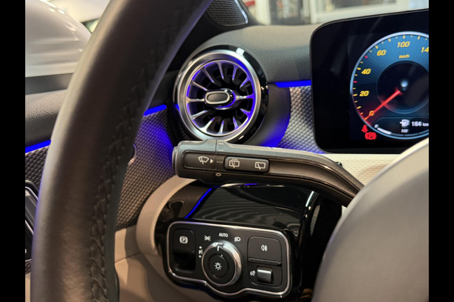 Mercedes-Benz A-Klasse 250 e Business Solution Luxury Limited 17"/Panoramadak/Leder + memory/Stoelverwarming/Camera/Dodehoek/Keyless/Matrix LED