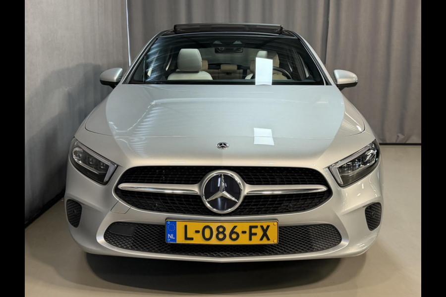 Mercedes-Benz A-Klasse 250 e Business Solution Luxury Limited 17"/Panoramadak/Leder + memory/Stoelverwarming/Camera/Dodehoek/Keyless/Matrix LED