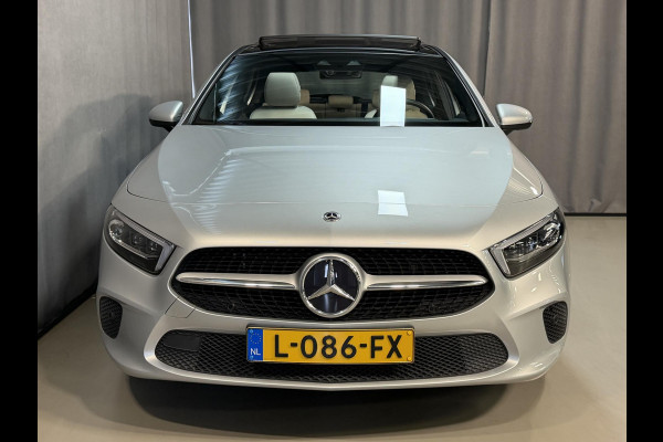 Mercedes-Benz A-Klasse 250 e Business Solution Luxury Limited 17"/Panoramadak/Leder + memory/Stoelverwarming/Camera/Dodehoek/Keyless/Matrix LED