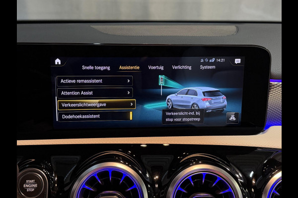 Mercedes-Benz A-Klasse 250 e Business Solution Luxury Limited 17"/Panoramadak/Leder + memory/Stoelverwarming/Camera/Dodehoek/Keyless/Matrix LED