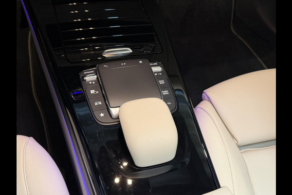 Mercedes-Benz A-Klasse 250 e Business Solution Luxury Limited 17"/Panoramadak/Leder + memory/Stoelverwarming/Camera/Dodehoek/Keyless/Matrix LED
