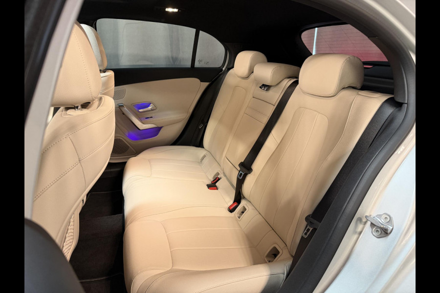 Mercedes-Benz A-Klasse 250 e Business Solution Luxury Limited 17"/Panoramadak/Leder + memory/Stoelverwarming/Camera/Dodehoek/Keyless/Matrix LED