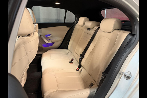 Mercedes-Benz A-Klasse 250 e Business Solution Luxury Limited 17"/Panoramadak/Leder + memory/Stoelverwarming/Camera/Dodehoek/Keyless/Matrix LED