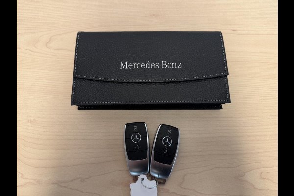 Mercedes-Benz A-Klasse 250 e Business Solution Luxury Limited 17"/Panoramadak/Leder + memory/Stoelverwarming/Camera/Dodehoek/Keyless/Matrix LED