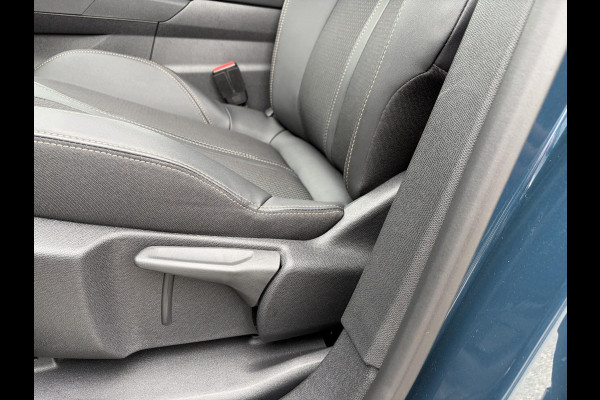 Peugeot 5008 1.2 GT HYBRID 136 7 PERSOONS| VAN:33.900,- VOOR:29.877,- UW HERFSTVOORDEEL:4.023,-| ADAPTIVE CRUISE CONTROL| 12.000KM! | STOELVERWARMING| RIJKLAARPRIJS INCL. 12 MND BOVAG GARANTIE|