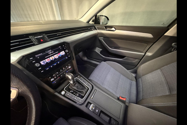 Volkswagen Passat Variant 1.4 TSI PHEV GTE Business 18"/SOH 96%/Panoramadak/Trekhaak/Camera/PDC v+a/Elektrische klep/Apple Carplay & Android Auto