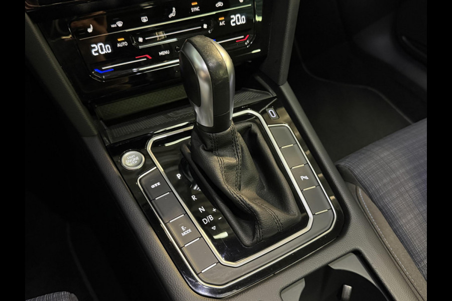 Volkswagen Passat Variant 1.4 TSI PHEV GTE Business 18"/SOH 96%/Panoramadak/Trekhaak/Camera/PDC v+a/Elektrische klep/Apple Carplay & Android Auto
