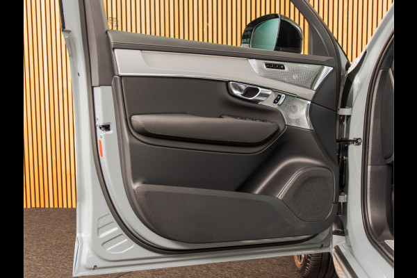 Volvo XC90 2.0 T8 Plug-in hybrid AWD Ultra Black Edition B&W | 22" | TREKHAAK | LUCHTVERING | MASSAGE