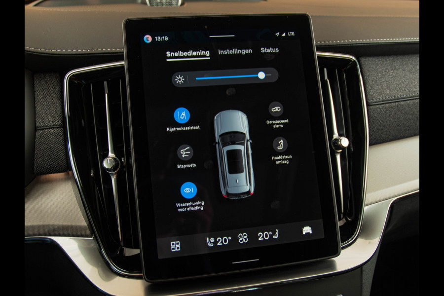 Volvo XC90 2.0 T8 Plug-in hybrid AWD Ultra Black Edition B&W | 22" | TREKHAAK | LUCHTVERING | MASSAGE