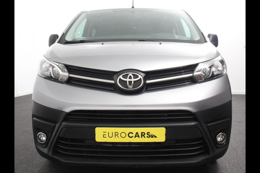 Toyota Proace Shuttle 1.5 D-4D Cool Comfort Lang 9 Persoons Stoelverwarming Cruise Control Parkeersensoren DAB Bluetooth Airco