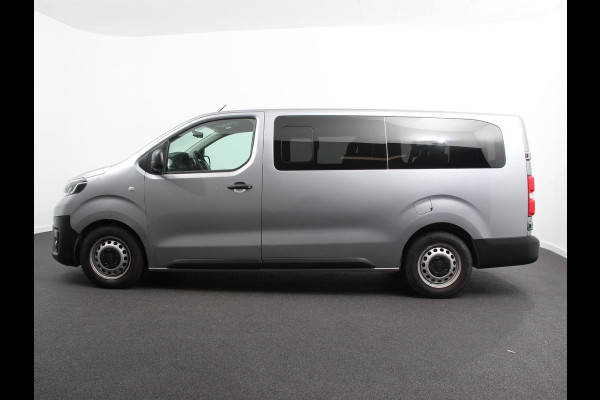 Toyota Proace Shuttle 1.5 D-4D Cool Comfort Lang 9 Persoons Stoelverwarming Cruise Control Parkeersensoren DAB Bluetooth Airco