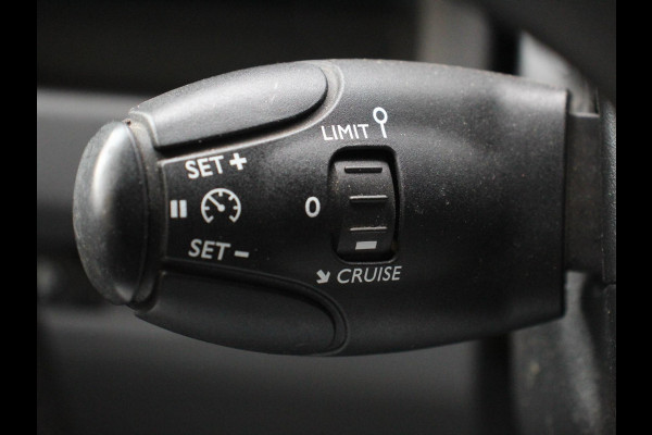 Toyota Proace Shuttle 1.5 D-4D Cool Comfort Lang 9 Persoons Stoelverwarming Cruise Control Parkeersensoren DAB Bluetooth Airco