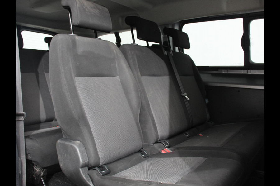 Toyota Proace Shuttle 1.5 D-4D Cool Comfort Lang 9 Persoons Stoelverwarming Cruise Control Parkeersensoren DAB Bluetooth Airco