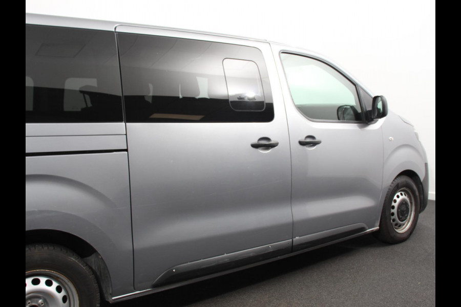 Toyota Proace Shuttle 1.5 D-4D Cool Comfort Lang 9 Persoons Stoelverwarming Cruise Control Parkeersensoren DAB Bluetooth Airco