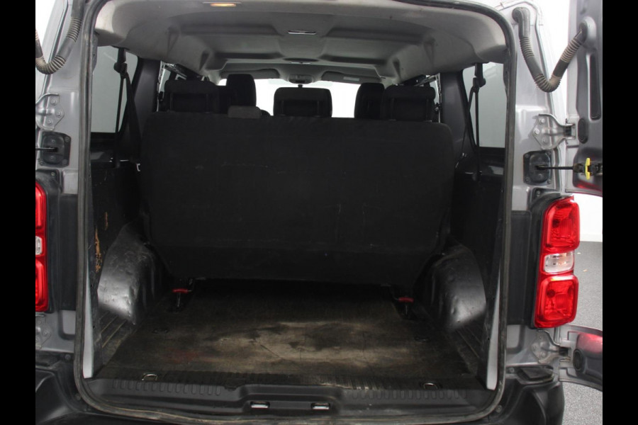Toyota Proace Shuttle 1.5 D-4D Cool Comfort Lang 9 Persoons Stoelverwarming Cruise Control Parkeersensoren DAB Bluetooth Airco