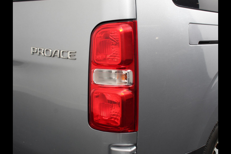 Toyota Proace Shuttle 1.5 D-4D Cool Comfort Lang 9 Persoons Stoelverwarming Cruise Control Parkeersensoren DAB Bluetooth Airco