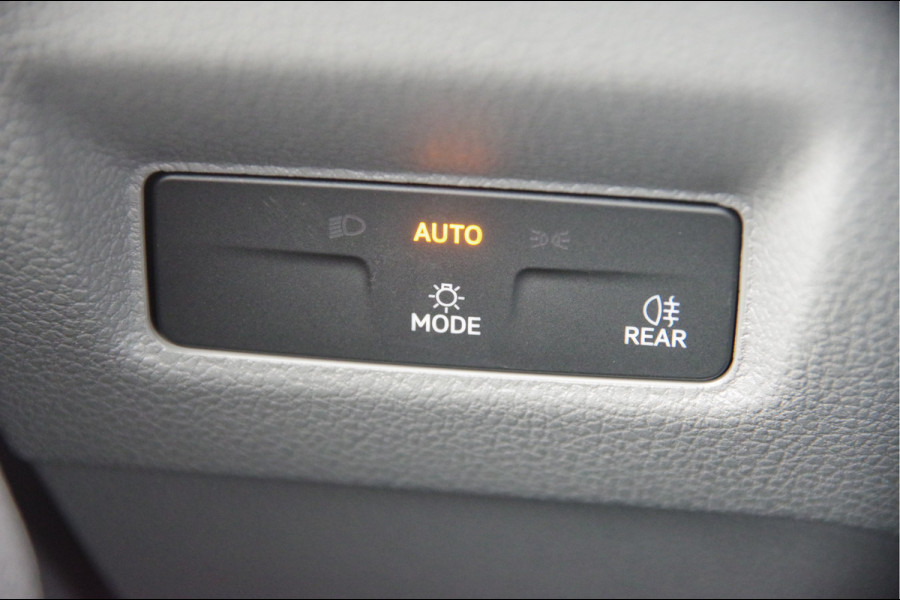 Volkswagen Crafter 50 2.0 TDI L4, N1! DUBBELLUCHT OPEN LAADBAK, 3.5T TREKHAAK, FACELIFT, CAMERA, PARKEERSENSOREN, CARPLAY, CLIMA, NL AUTO, NAP, PIC
