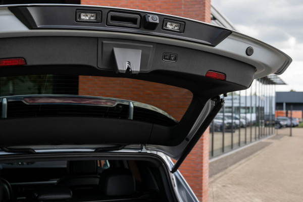 Porsche Cayenne 3.0 E-Hybrid SportDesign 4-Wielsturing InnoDrive