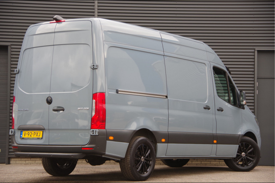 Mercedes-Benz Sprinter 317 1.9 CDI L2H2 AUT. STOELVERWARMING, STANDKACHEL, CAMERA, CRUISE, CLIMA, PARKEERSENSOREN, MISTLAMPEN