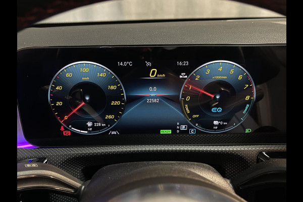 Mercedes-Benz CLA-Klasse 250 e AMG Line 19"/SOH 97%/Panoramadak/Sfeerverlichting/Keyless/Camera/Stoelverwarming