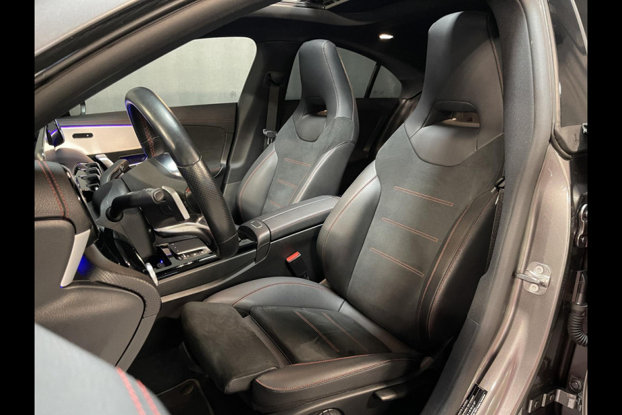 Mercedes-Benz CLA-Klasse 250 e AMG Line 19"/SOH 97%/Panoramadak/Sfeerverlichting/Keyless/Camera/Stoelverwarming