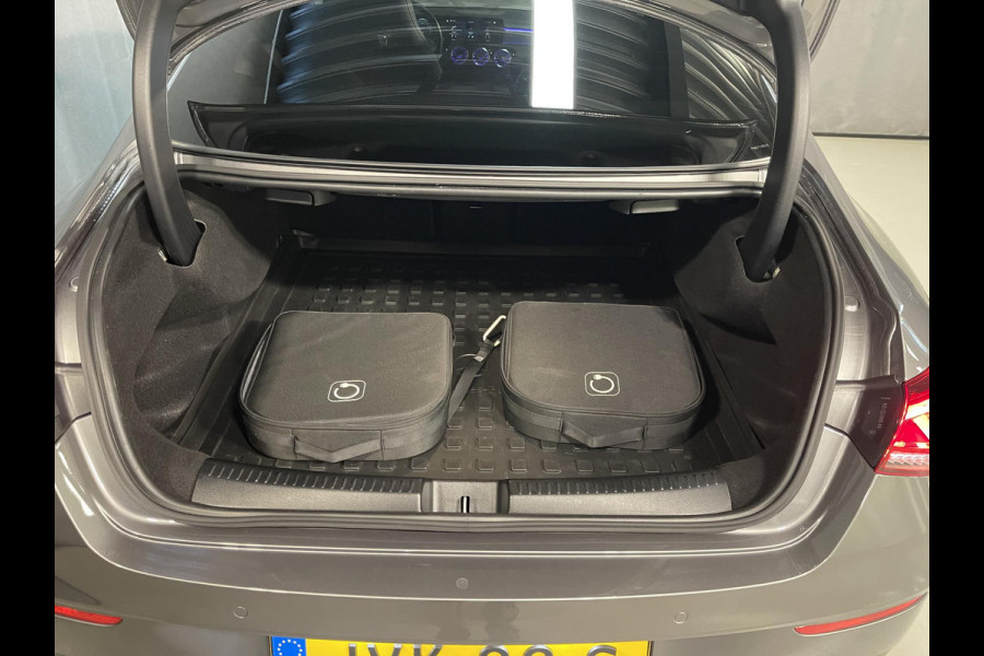 Mercedes-Benz CLA-Klasse 250 e AMG Line 19"/SOH 97%/Panoramadak/Sfeerverlichting/Keyless/Camera/Stoelverwarming