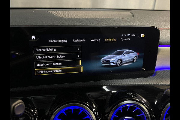 Mercedes-Benz CLA-Klasse 250 e AMG Line 19"/SOH 97%/Panoramadak/Sfeerverlichting/Keyless/Camera/Stoelverwarming