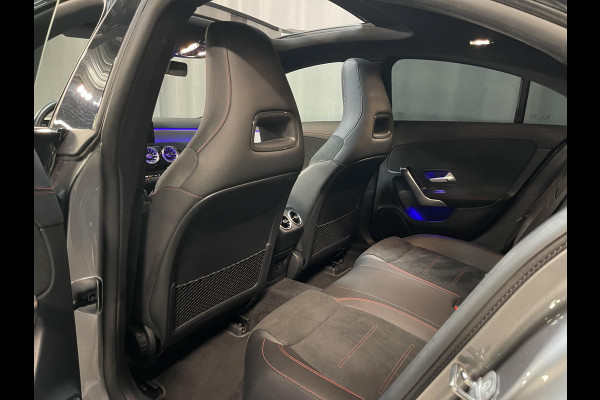 Mercedes-Benz CLA-Klasse 250 e AMG Line 19"/SOH 97%/Panoramadak/Sfeerverlichting/Keyless/Camera/Stoelverwarming