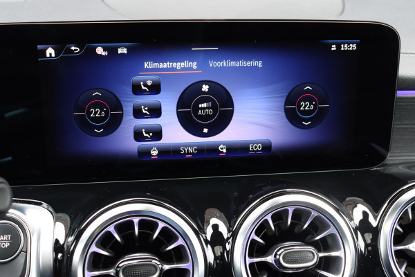 Mercedes-Benz EQB 350 4MATIC AMG Line 71 kWh | Panoramadak | Leder | Memory | Burmester | HUD | Trekhaak | Surround Camera | Verwarmd Stuurwiel | Night Pakket | Augmented Reality |