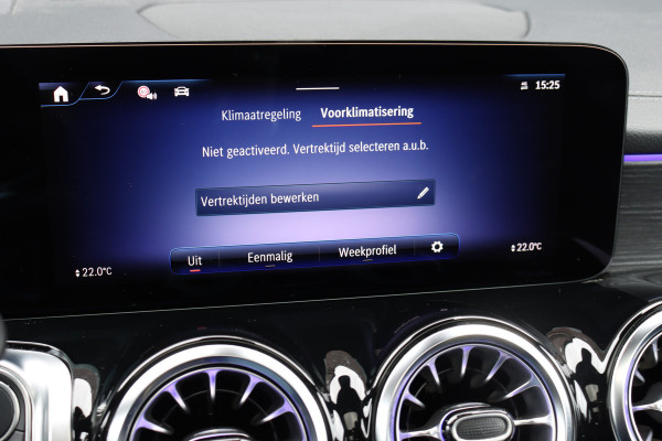 Mercedes-Benz EQB 350 4MATIC AMG Line 71 kWh | Panoramadak | Leder | Memory | Burmester | HUD | Trekhaak | Surround Camera | Verwarmd Stuurwiel | Night Pakket | Augmented Reality |