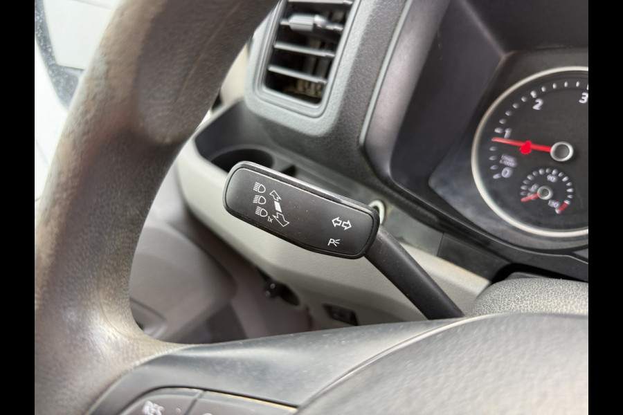 Volkswagen Crafter 3.140 2.0 TDI Automaat Open Laadbak Kist Dubbele cabine 6-persoons Airco Trekhaak Navigatie Carplay Pritische Pickup Open Box