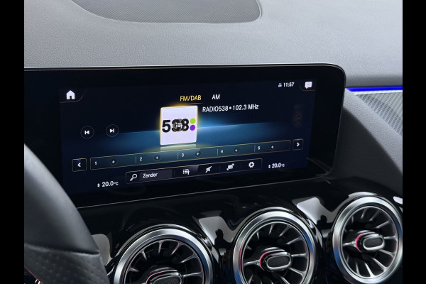 Mercedes-Benz GLA 180 AMG line | Pano Memory Multibeam Keyless
