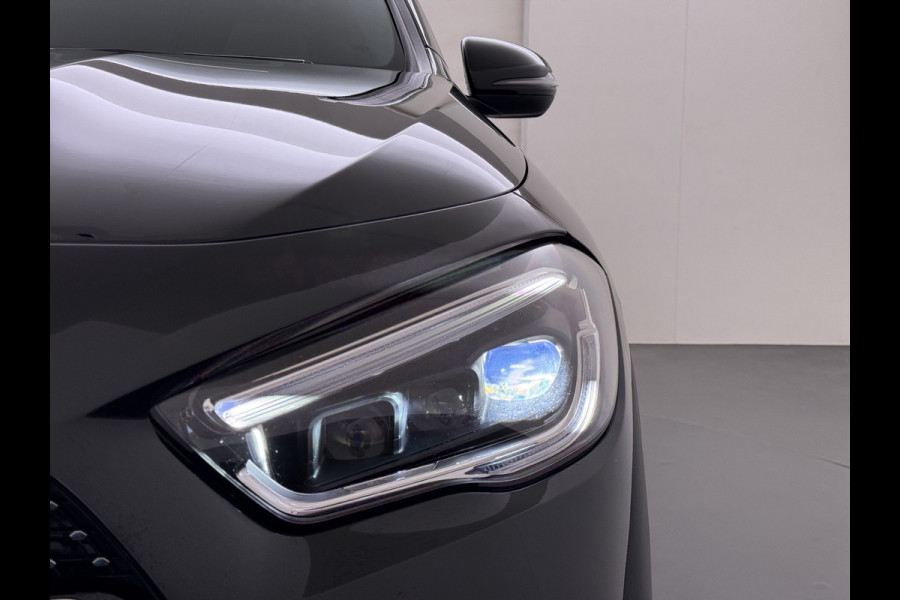 Mercedes-Benz GLA 180 AMG line | Pano Memory Multibeam Keyless