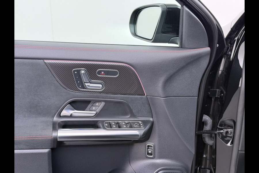 Mercedes-Benz GLA 180 AMG line | Pano Memory Multibeam Keyless